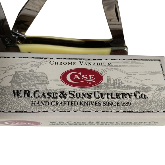 Stockman Yellow Handle Knife - Picture 2 of 3